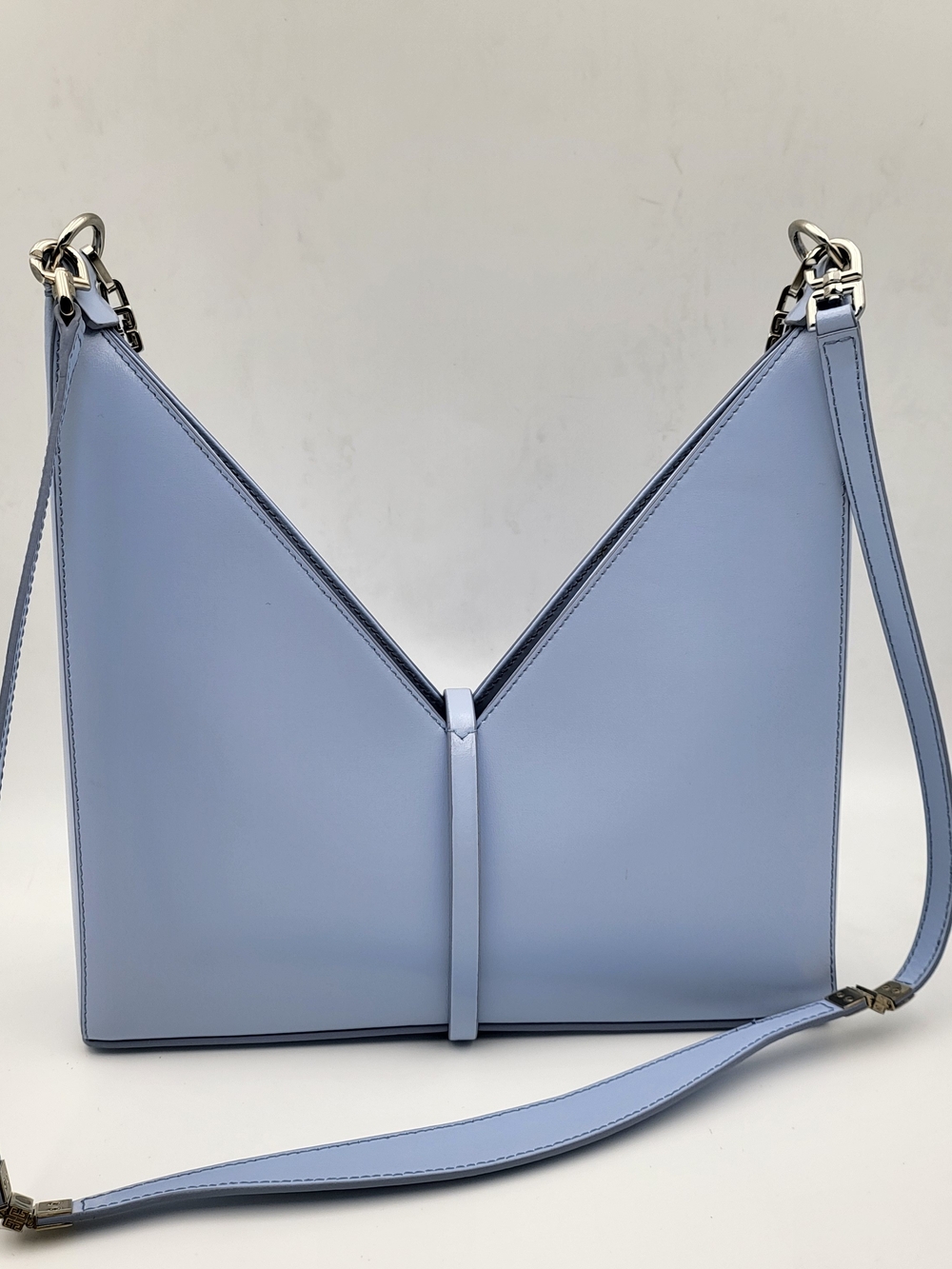 GIVENCHY Box Calfskin Small Cut Out Shoulder Crossbody Bag..Authentic.. - Picture 4 of 16
